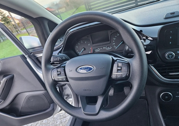 Ford Fiesta cena 42900 przebieg: 91908, rok produkcji 2018 z Kutno małe 596